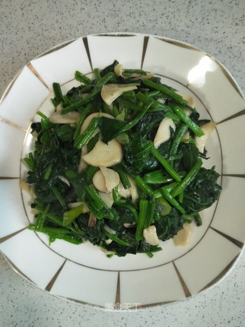 Stir-fried Spinach with Pleurotus Eryngii recipe