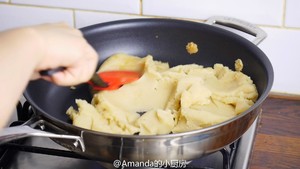 【man Food Slow Talk】egg Yolk and Lotus Paste Mooncakes recipe