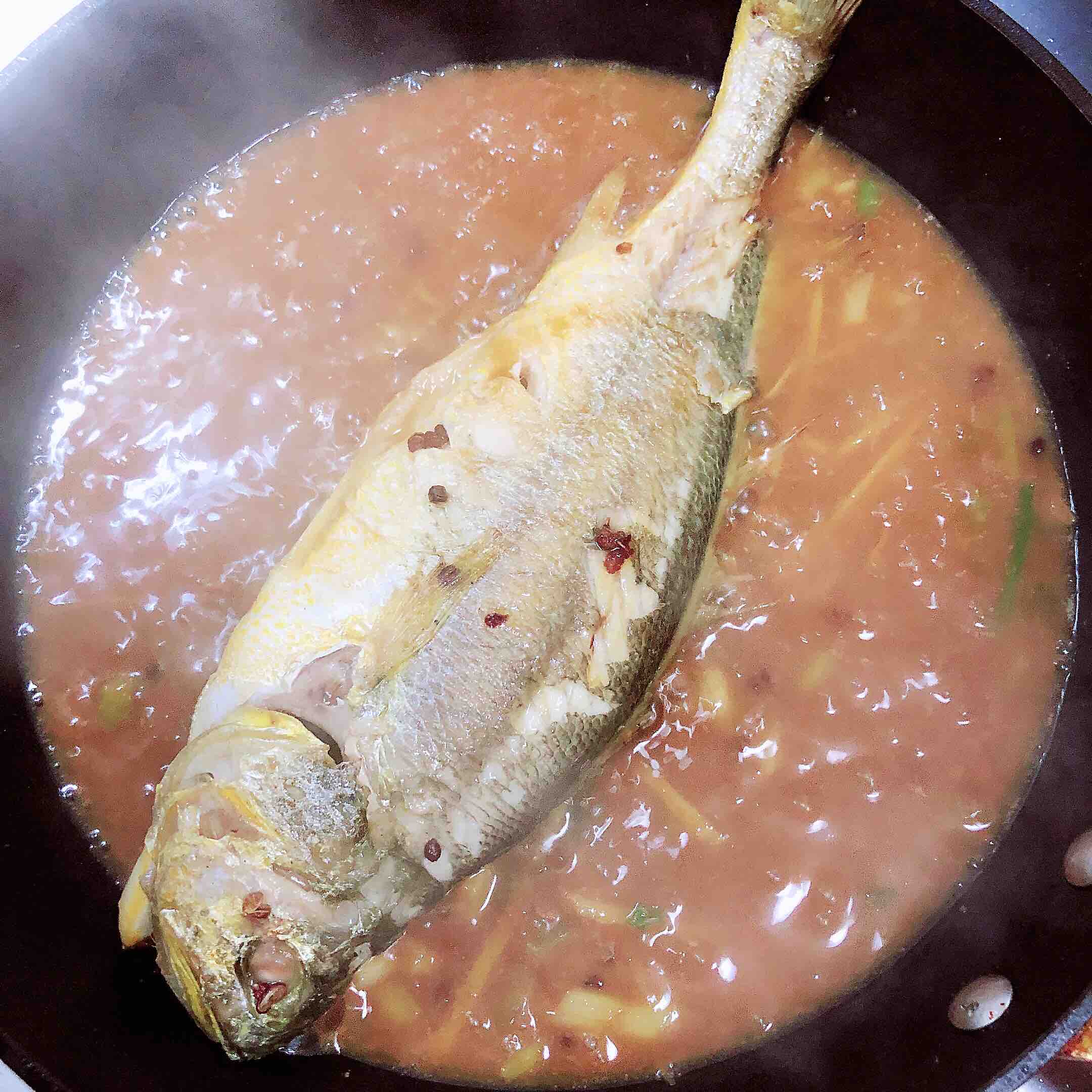 Braised Yellow Croaker in Sauce recipe