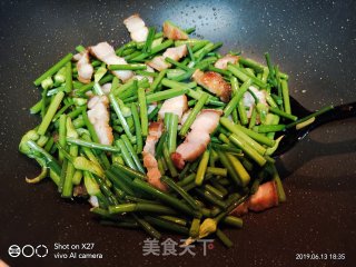 Stir-fried Chinese Chive Hearts with Pork Belly recipe