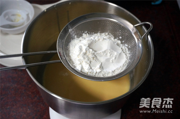 Low-sugar and Oil-free Yogurt Cake recipe