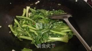Stir-fried Vegetable Core with Garlic recipe