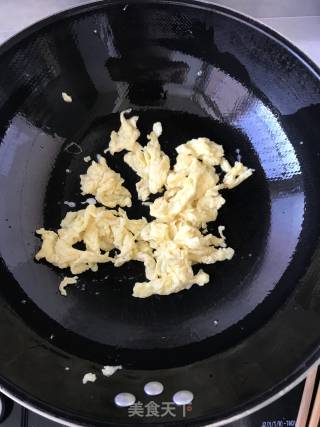 Scrambled Eggs with Carrots and Fungus recipe