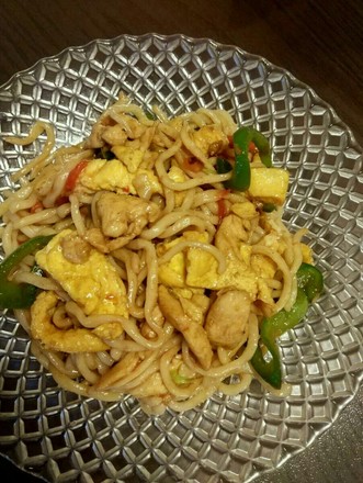Fried Noodles with Egg and Shredded Chicken recipe