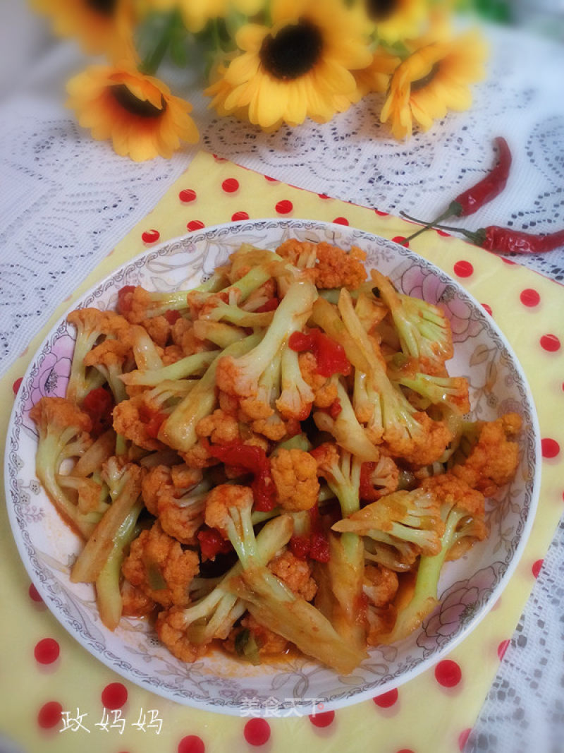 Stir-fried Cauliflower with Tomatoes recipe