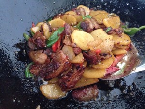 Stir-fried Potato Chips with Pork Belly recipe