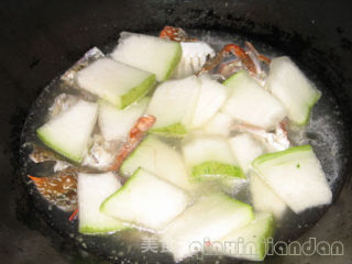 Flower Crab and Winter Melon Soup recipe