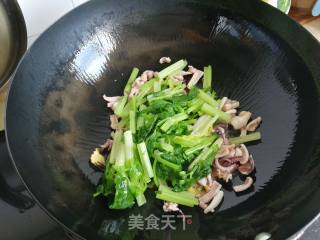 Celery Stir-fried Xiaobaizi recipe