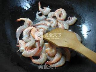 Fried Sea Prawns with Lettuce recipe