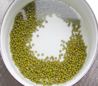 Rock Sugar Mung Bean Tremella Soup recipe