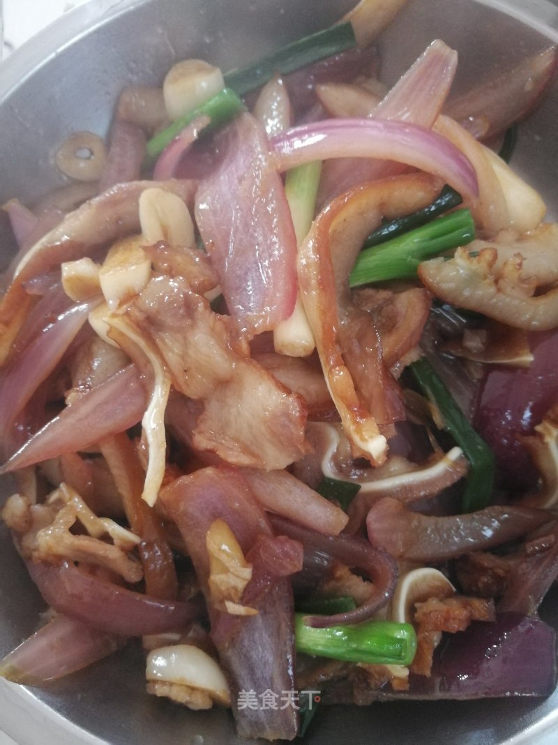 Fried Pork Ears with Onions recipe