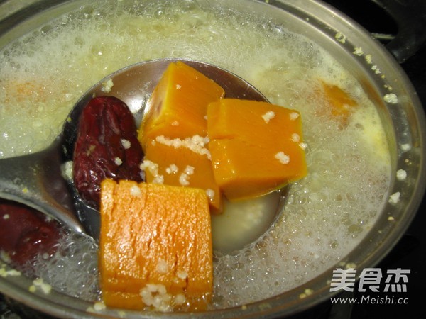 Millet, Pumpkin and Red Dates Porridge recipe