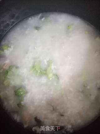 Shrimp, Worm, Mushroom and Broccoli Porridge recipe