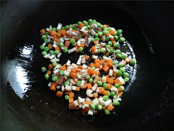 Chicken Fried Rice with Mushrooms, Carrots and Pea recipe