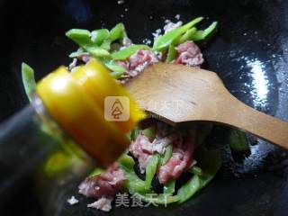 Stir-fried Beef Slices with Hot Pepper recipe