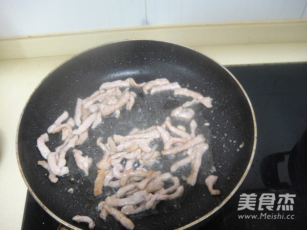 Stir-fried Shredded Pork with Bailing Mushroom and Mustard recipe