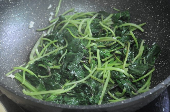 Stir-fried Sweet Potato Leaves recipe