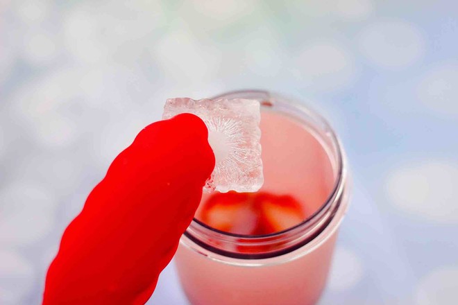 Cherries and Strawberry Iced Milkshake recipe