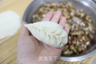 Steamed Buns with Deer Antler and Mushroom Sauce recipe