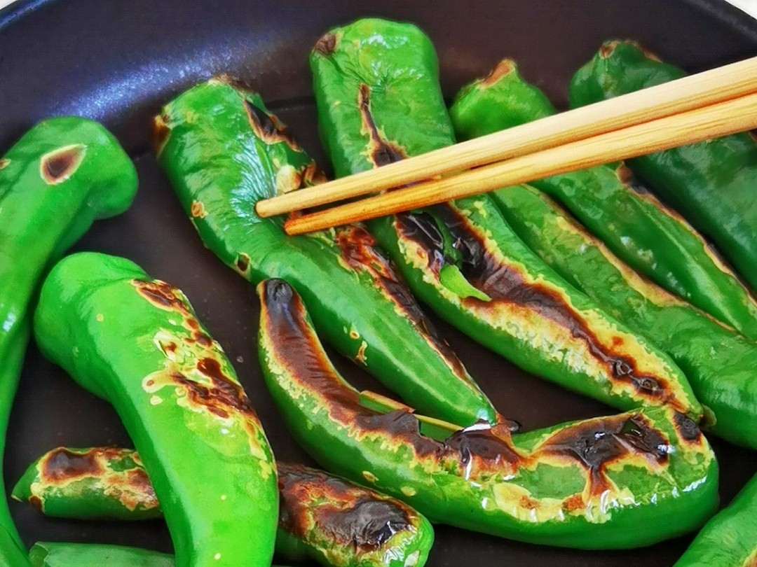 Looks Very Ugly, Eating Very Fragrant Chili Preserved Eggs, Just Steamed Buns recipe