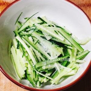 Addicted to One Bite! Korean-style Cold Chicken Shreds recipe