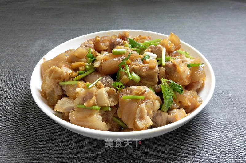 Pork's Trotter with Sand Ginger Salad recipe