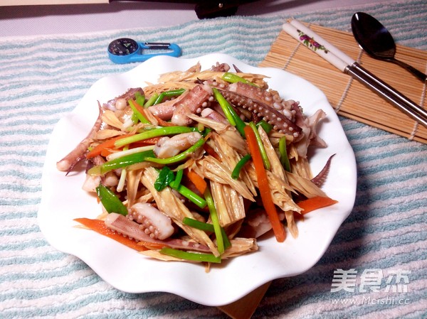 Fried Squid Head with Yuba recipe