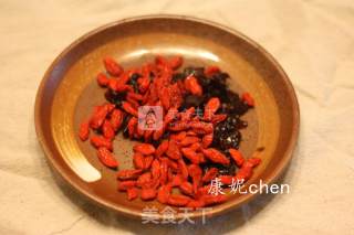 Red Dates, Longan and Wolfberry Tea recipe