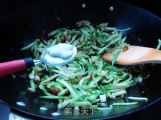 Stir-fried Yunnan Melon with Pickled Vegetables recipe