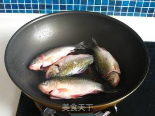 Fragrant Crucian Carp Soup recipe