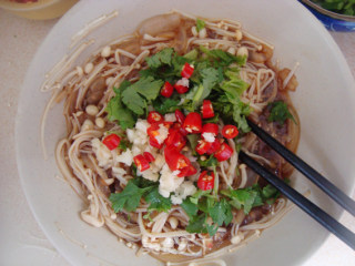 Cold and Crispy Enoki Mushroom Jellyfish Shreds recipe