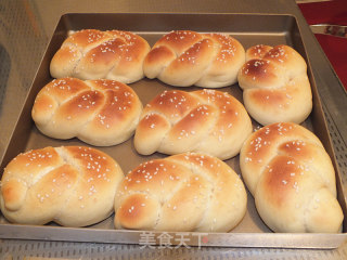 Kasda Knotted Bread recipe