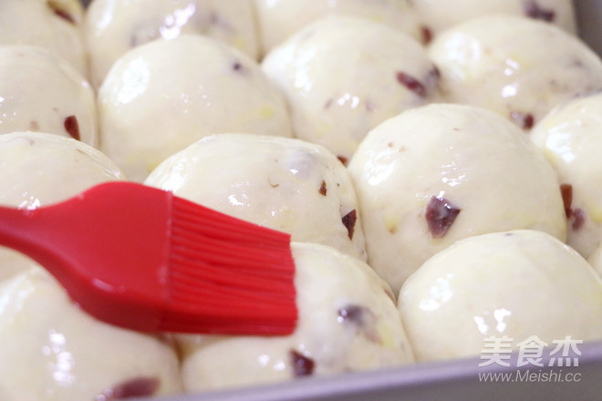 Cranberry Milk Steak Bun recipe