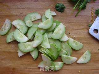 Cucumber and Pork Blood Soup recipe