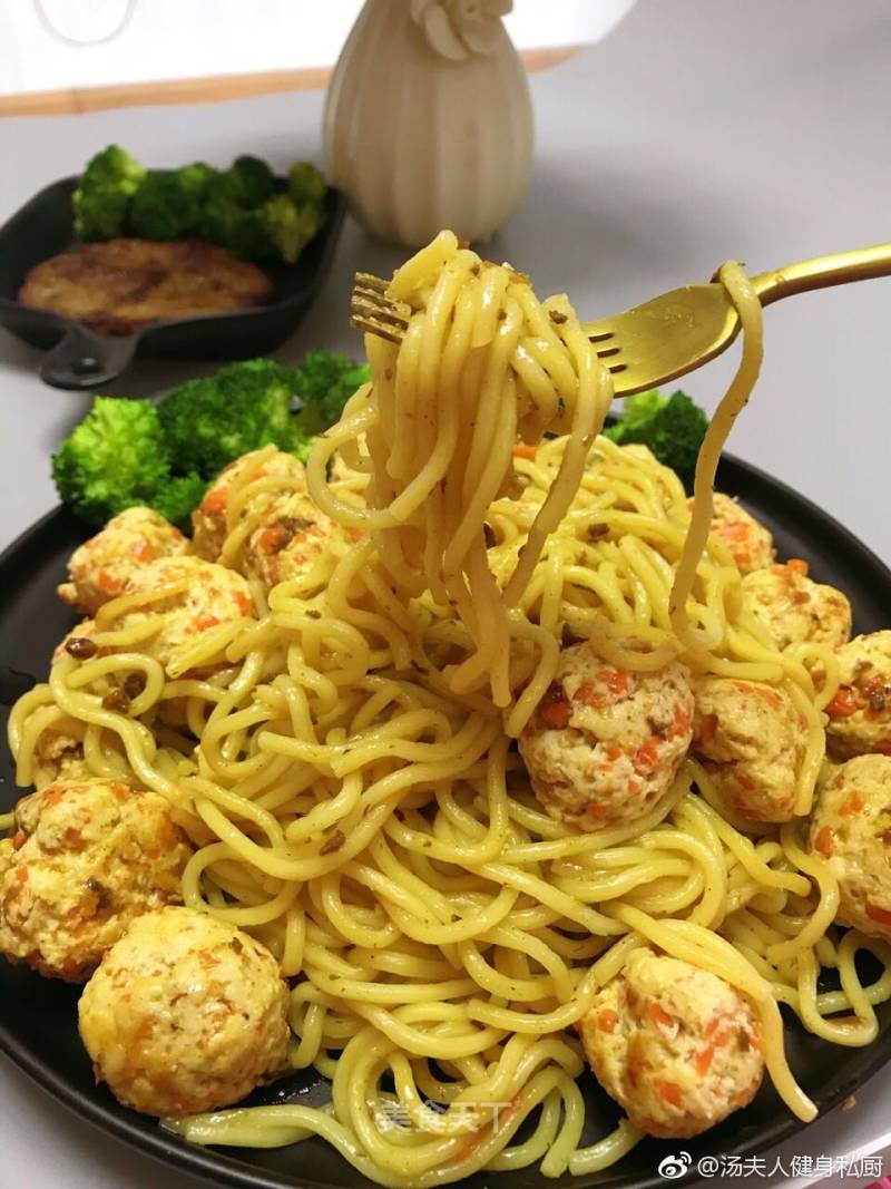 Pasta with Black Pepper Chicken Meatballs recipe