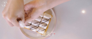 Brushed Marshmallow Toast, A New Way to Play Breakfast! recipe