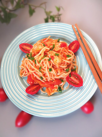 Stir-fried Noodles with Tomatoes and Eggs recipe