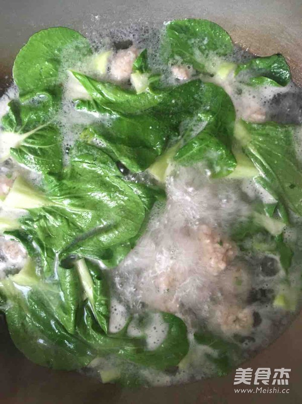 Boiled Meatball Soup recipe
