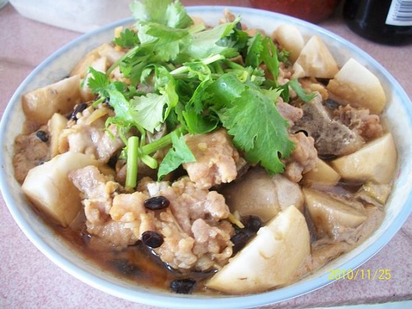 Steamed Ribs with Tempeh and Taro recipe