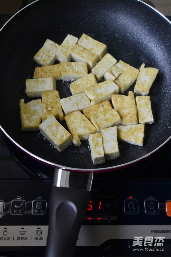 Braised Tofu with Lard Residue recipe