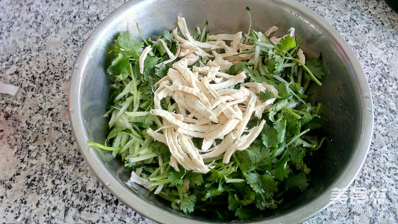 Shredded Chicken and Cucumber Salad recipe