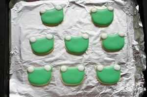 Frog Cookies with Icing Sugar recipe
