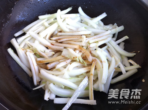 Vegetarian Stir-fried Cabbage Stems recipe