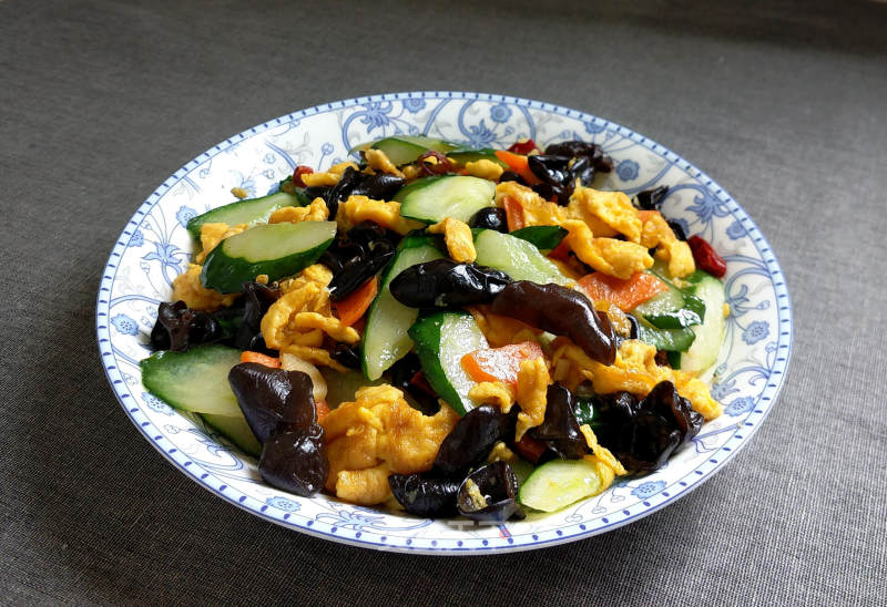 Scrambled Eggs with Cucumber and Fungus recipe