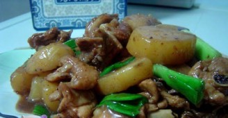 Braised Chicken with Potatoes in Zhuhou Sauce recipe