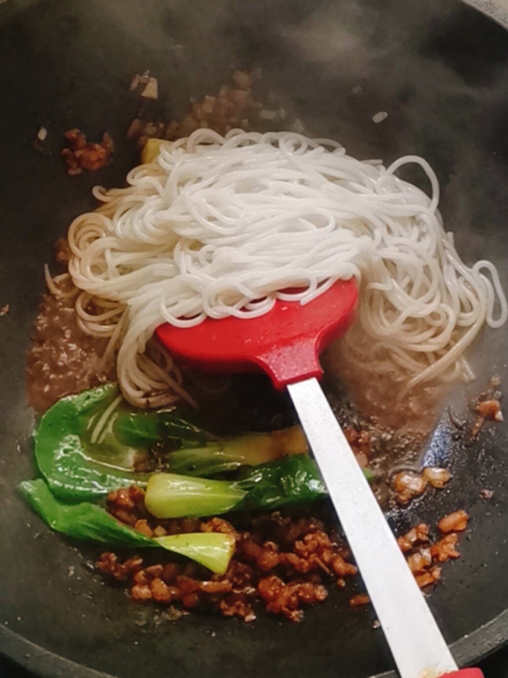 Stir-fried Rice Noodles with Minced Meat and Shrimp Paste recipe