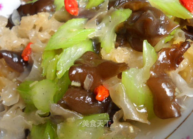 Tremella, Celery, Lycium Barbarum recipe