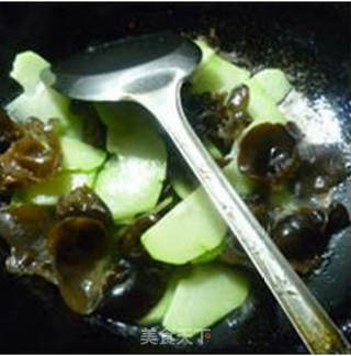 Fried Chayote with Black Fungus recipe