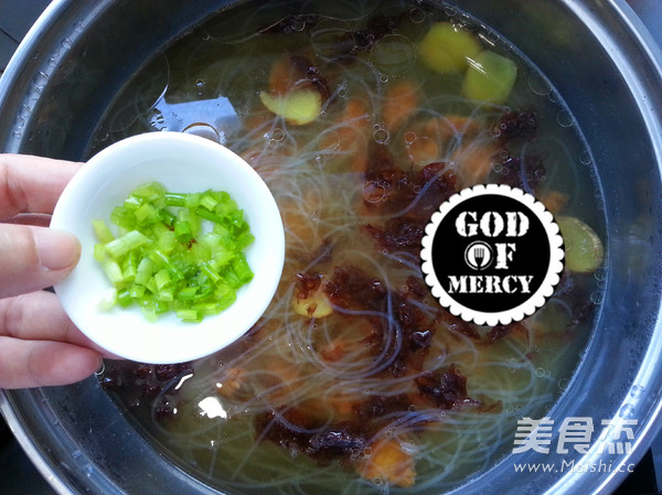 Seaweed Pork Soup that Reaped Youth recipe