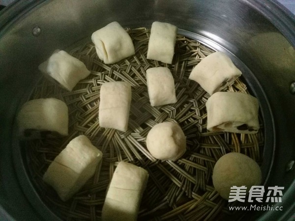 Lianghe Noodles and Sweet Bean Mantou recipe